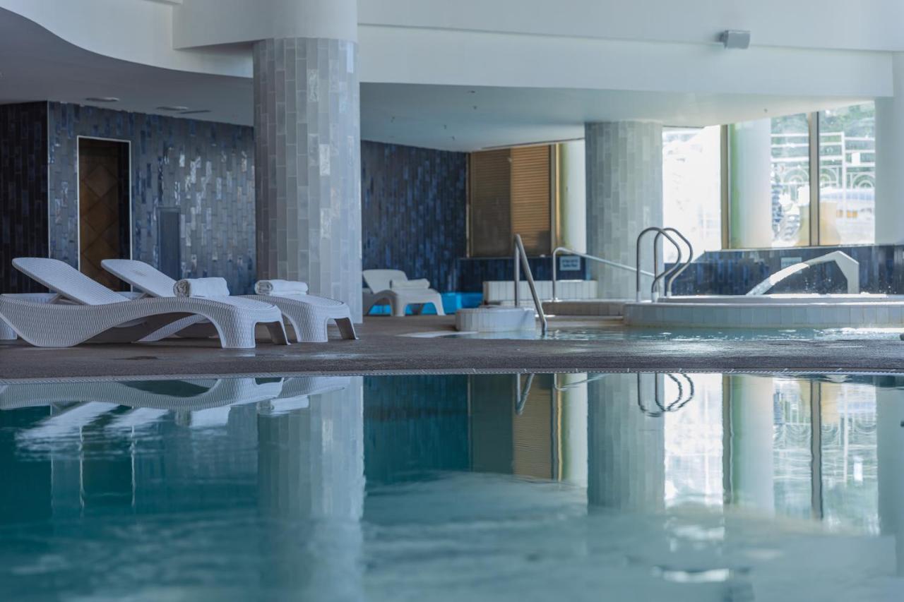 Daniel Dead Sea Hotel En Bokek Exterior foto The swimming pool at the hotel
