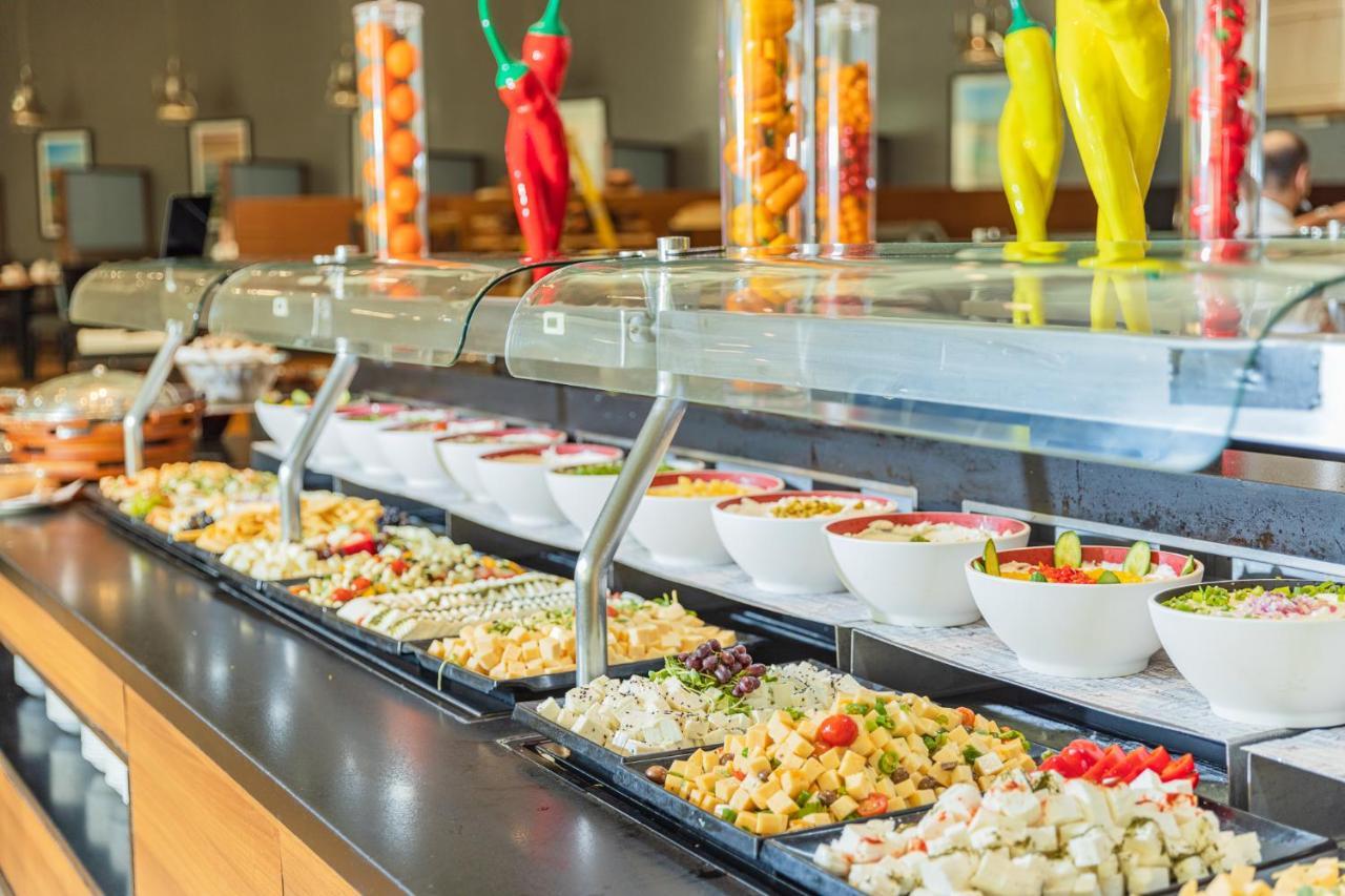 Daniel Dead Sea Hotel En Bokek Exterior foto A salad bar